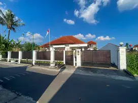 RUMAH MEGAH MEWAH DEKAT RINGROAD JOGJA SHM SIAP HUNI