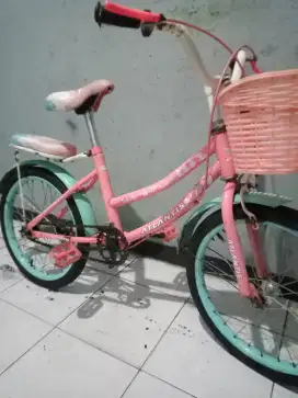 Dijual sepeda mini ATLANTIS masih bagus ban masih tebal tinggal pakai