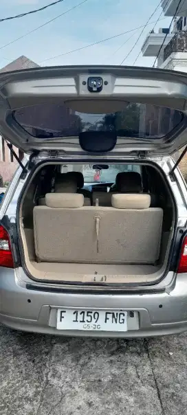 Dijual cepat livina matic 1.5 2010