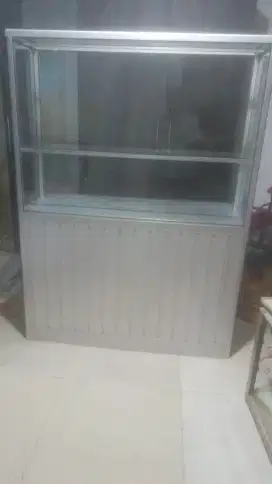 ETALASE MAKANAN