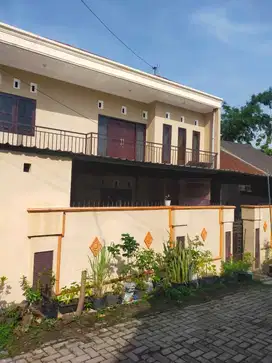 Hunian Ideal untuk Keluarga + Usaha, Lokasi Strategis Banyumanik