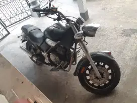 Suzuki thunder 250cc/GN250