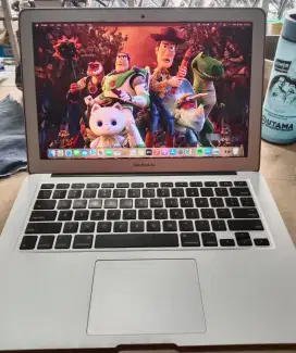 Macbook Air type A1466 tahun 2017