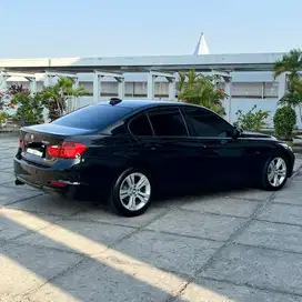 BMW 320i 2015 Bensin