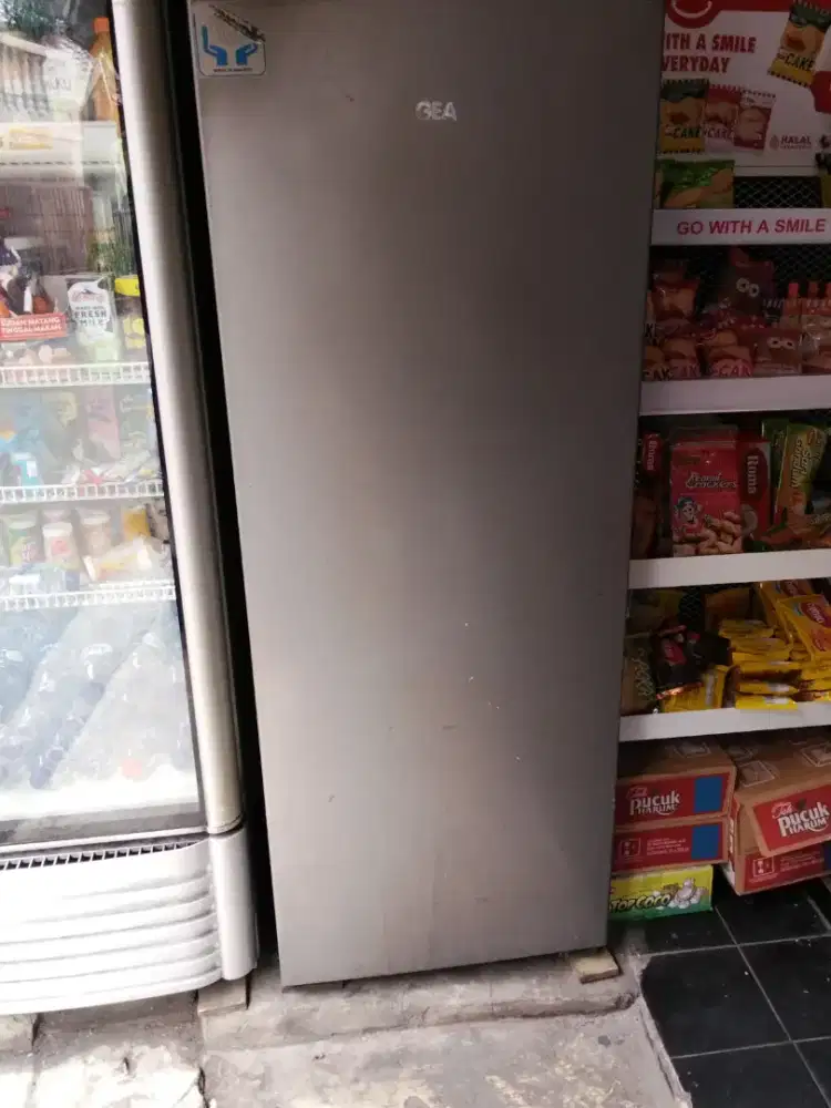 Dijual cepat freezer standing gea