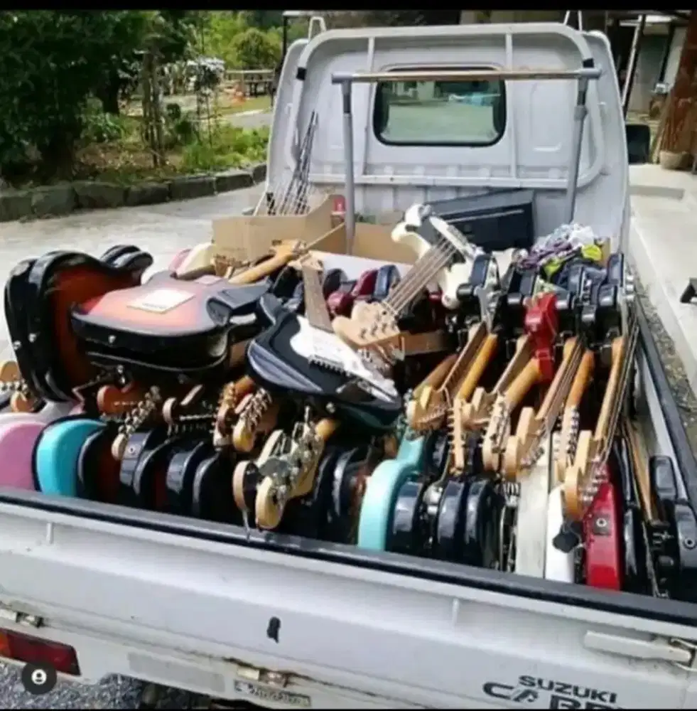 Di beli alat musik normal/minus