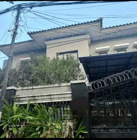 Jual Rumah Mewah area Menteng Raya Bintaro Sektor 7 Tangerang Selatan