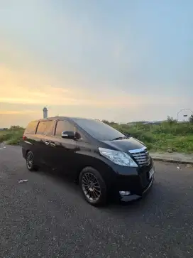 Toyota Alphard 2011