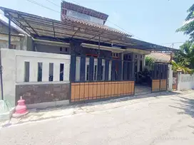Rumah Second Terawat Dekat Luwes Gentan