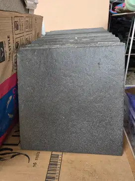 Dijual keramik anti licin (kasar)