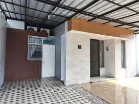 rumah baru di dalam cluster dengan 4 kamar tidur dan 3 kamar mandi,