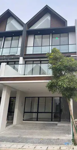 Rumah PIK2 Cluster Osaka Residence 3 Lantai Luas 6x10(60m2) For Rent