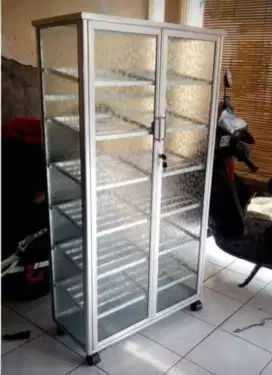 Rak Sepatu Aluminium Frame Putih Kaca Es 7 Susun + Roda 75-135