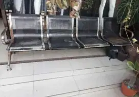 Kursi tunggu besi 4 seat
