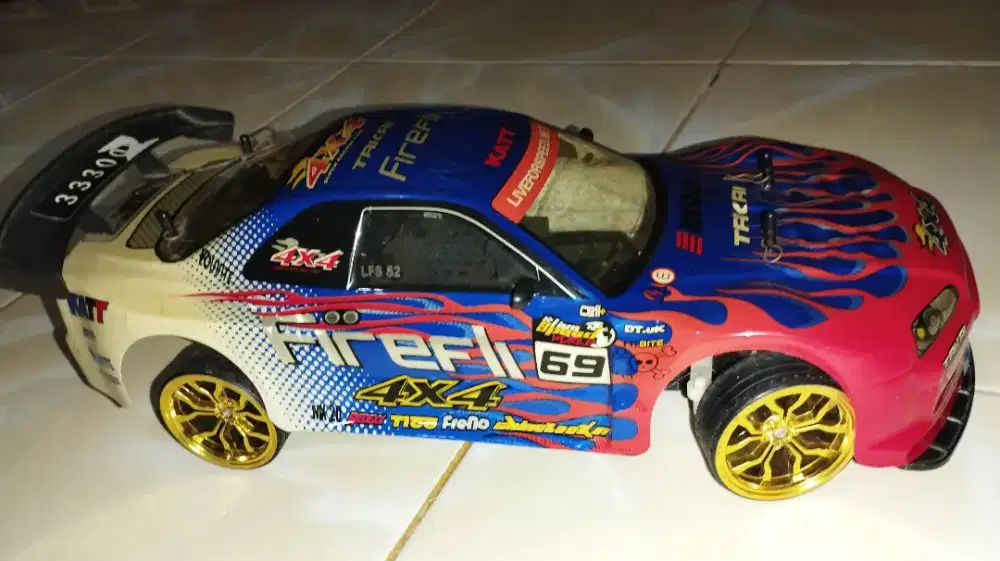 mobil RC remote control sedan 4WD