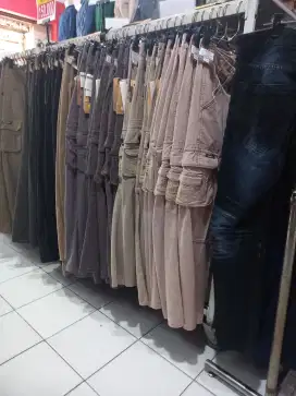 Dibutuhkan karyawan wanita