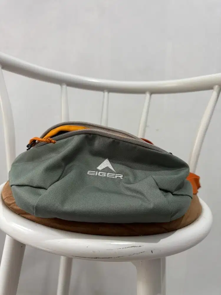 Tas pinggang eiger
