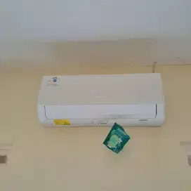 AC 1/2 PK Gree Garansi Hidup 5 Tahun Baru dipakai 3 Bulan