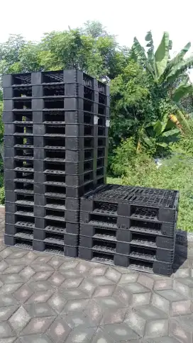 Pallet plastik bekas sekali pakai