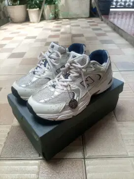 Di jual cepat! sepatu NB 530 second