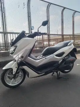 D jual motor nmax putih 2017