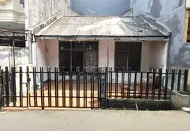 Rumah standar 1 1/2 lantai dijual lingkungan tenang Sunter Jakarta