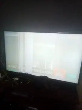Dijual tv LED merk LG  kondisi nyala TPI ngblur