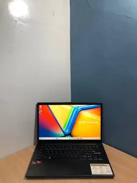 ASUS VIVOBOOK Go 14/15 Ryzen 3-7320U RAM : 8 GB SSD : 256 GB