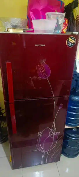 Kulkas bagus Bermerek Polytron