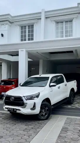 Hilux Double Cabin 4x4 metik istimewah