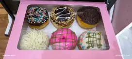Dicari yang mau jualin donat dan dessert