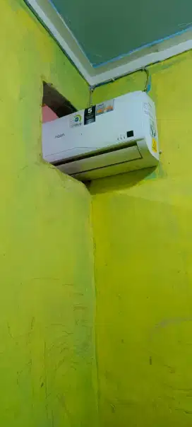 Ac dingin Bermerek Aqua 1 PK