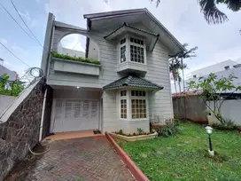 Rumah Lama Bagus Terawat  Area Prapanca Kebayoran Baru