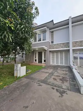 Dijual Rumah 2 Lantai SHM Siap Huni di Suvarna Sutera Dekat Clubhouse