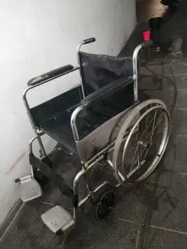 Kursi roda Sella