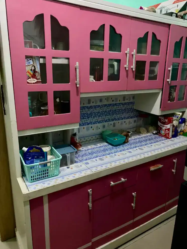 Lemari makan buat di dapur