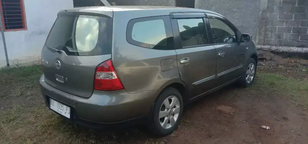 Grand Livina 1.5 SV manual 2010 istimewa