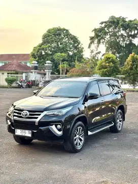 Fortuner 2.4 VRZ 2019 Matic Low KM