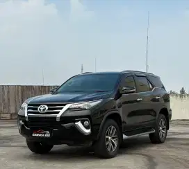 Toyota Fortuner VRZ 4x2 AT Tahun 2016 Warna Hitam KM 105 rb