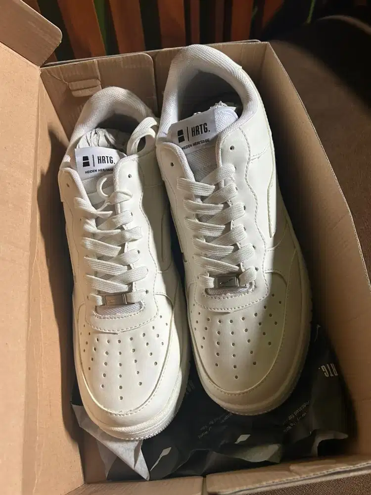 Sepatu pria baru