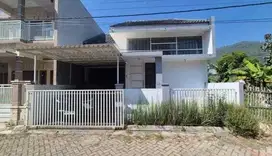 RUMAH VILLA BATU DEKAT MUSEUM ANGKUT DAN JATIMPARK