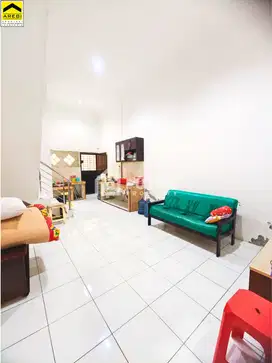 DIJUAL TOWN HOUSE STRATEGIS DAERAH AYAHANDA