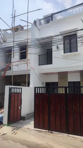 Jual Rumah Baru 2,5 Lantai Roftop Lenteng Agung Jakarta Selatan