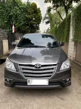 Innova V Lux 2.0 AT 2013