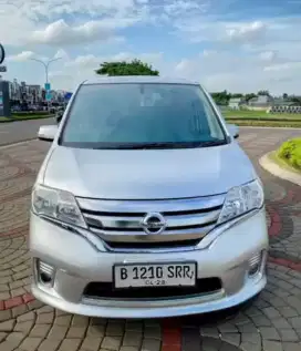 Di jual Mobil Serena HWS AT 2013 automatic