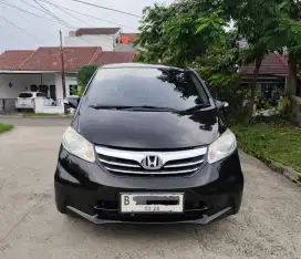 Honda Freed PSD AT 2013