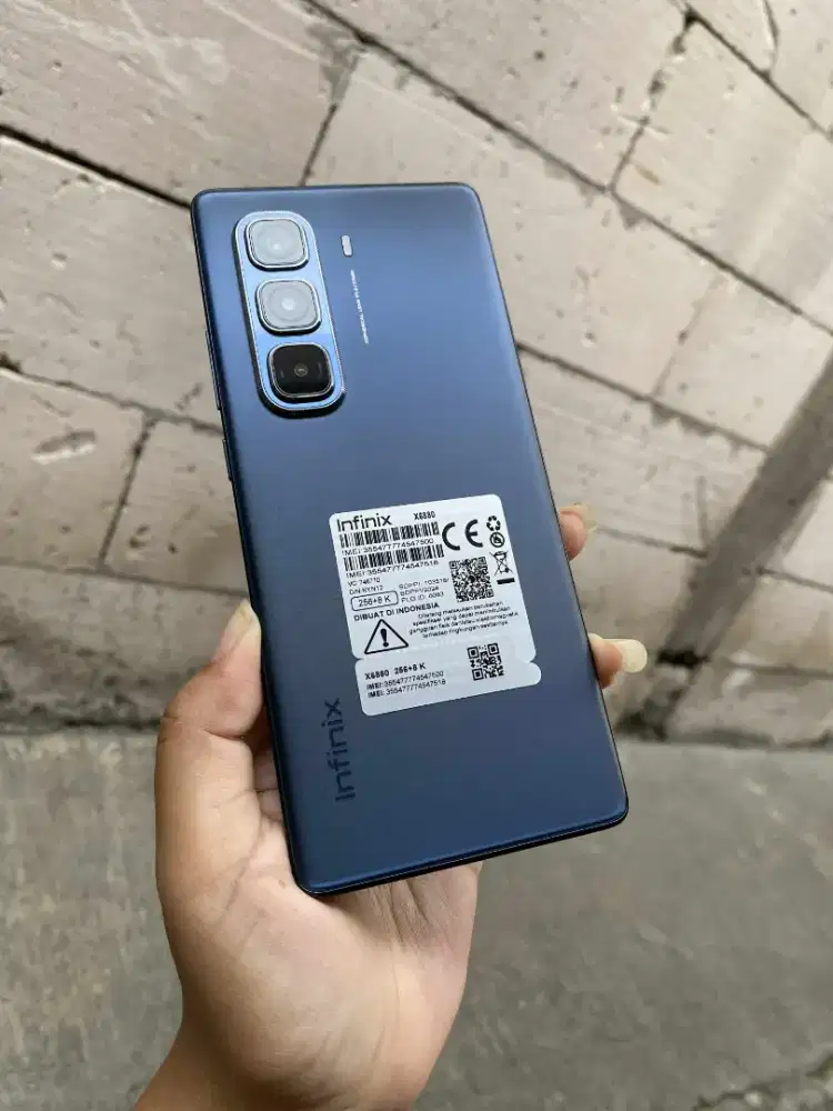 Infinix Hot 50 Pro+ ram 8/256 Layar Lengkung Amoled