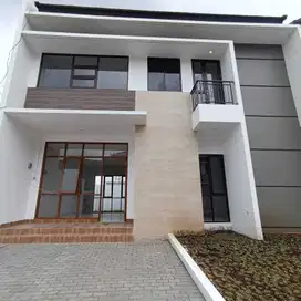 Rumah 2 lantai Lebar 10mtr 1 mnt tol buah batu bandung Hadap Barat