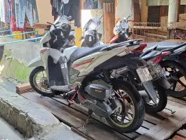 VARIO 125 LED 2017