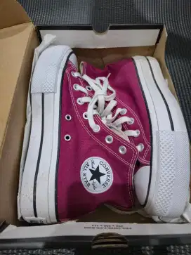 Sepatu Converse wanita